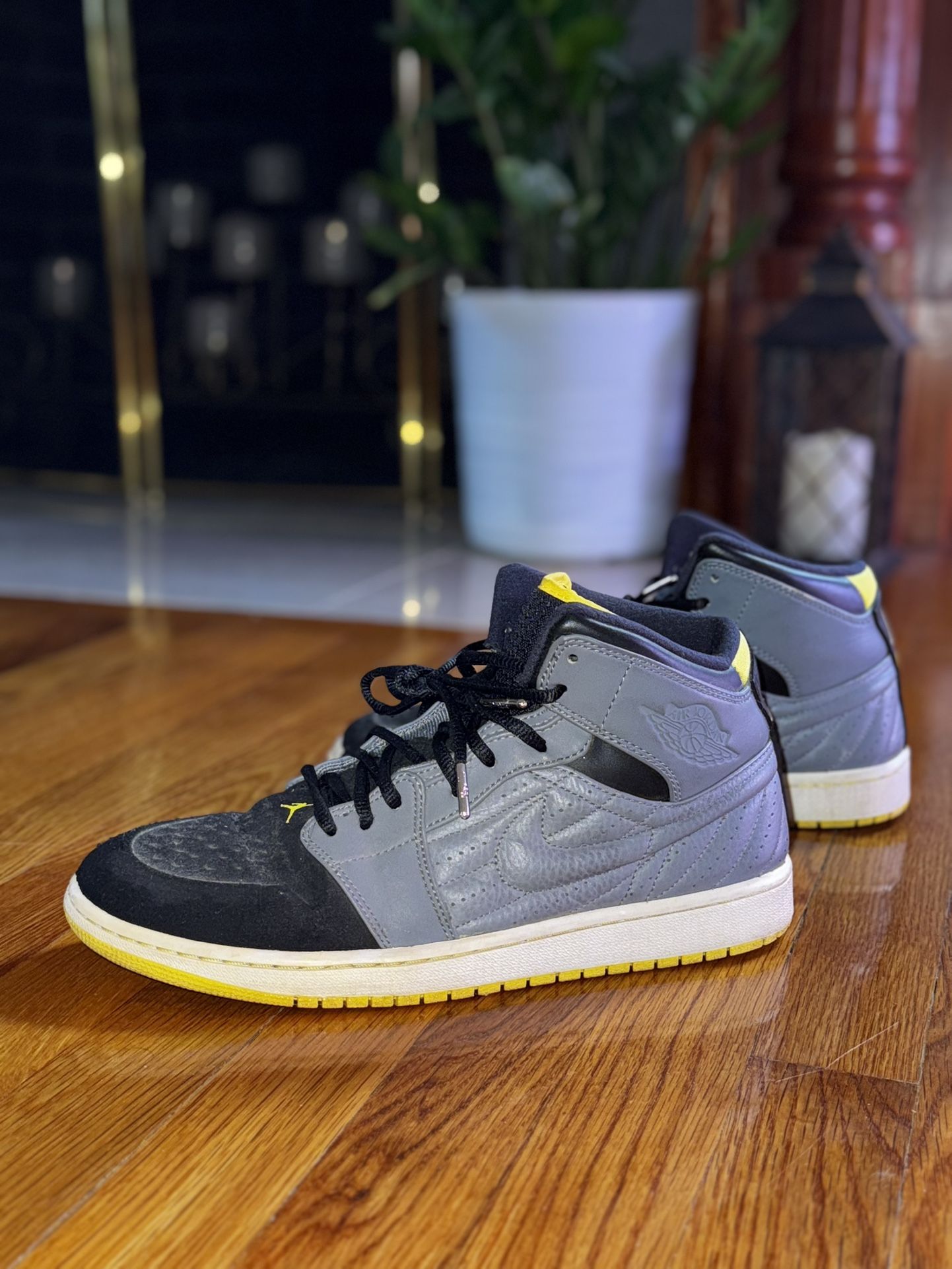 Nike Jordan 1 Retro 99 Cool Grey Vibrant Yellow US 10.5
