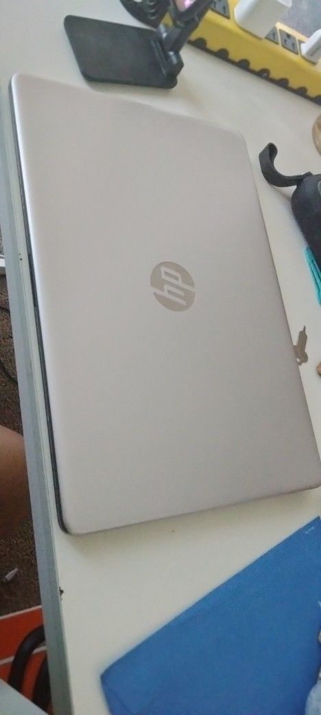 HP Laptop 15 11th Gen Intel(R) Core(TM) i3-1115G4 @ 3.00 GHz 8GB RAM And 237 Storage Space