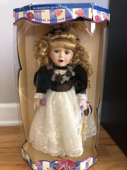 Victorian rose collection porcelain doll the brass key brand new