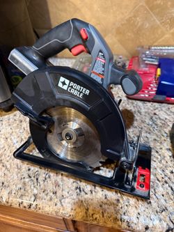 Porter-Cable 18-Volt Cordless Circular Saw (Model: PC186CS) with battery and charger