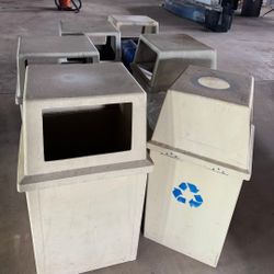 Trash Cans (RUBBERMAID)