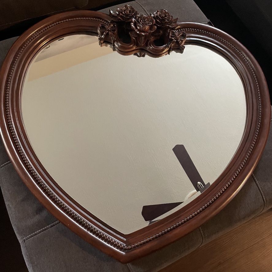 Vintage Wicker Heart Shaped Mirror for Sale in Orange, CA - OfferUp