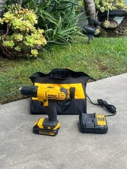 └➤➤➤ Dewalt | Model: DCD771 | 20V Max | Cordless | Lithium-Ion | 1/2 i -