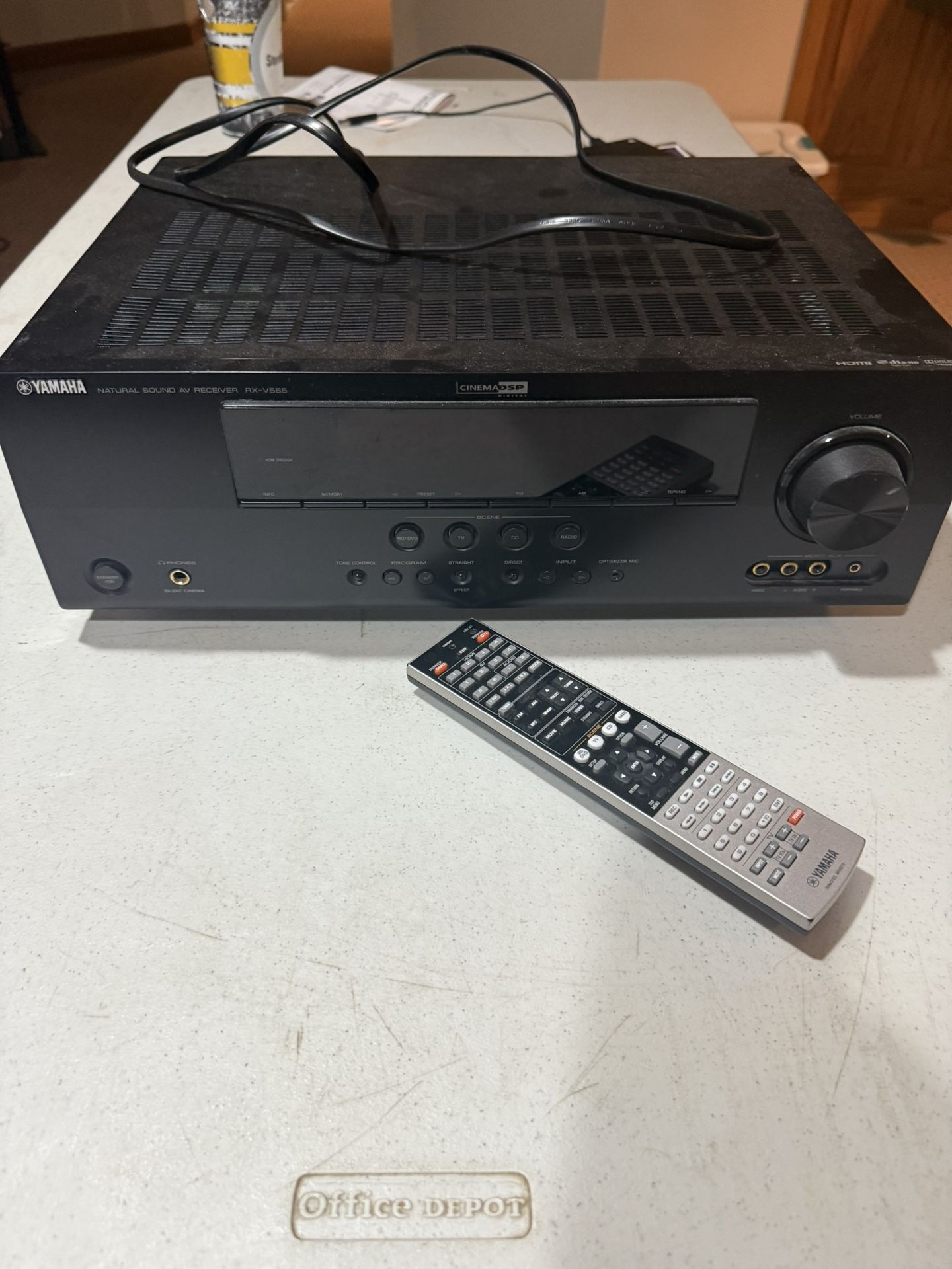 Yamaha RX-V565 receiver