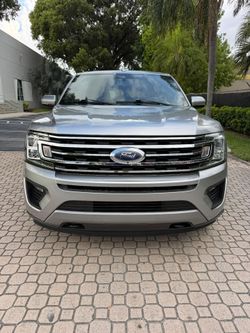 Ford Expedition XLT 2021