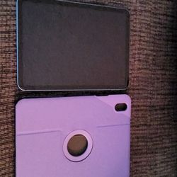 Apple IPad 10th generation 64 Gigs Wifi And Unlocked 