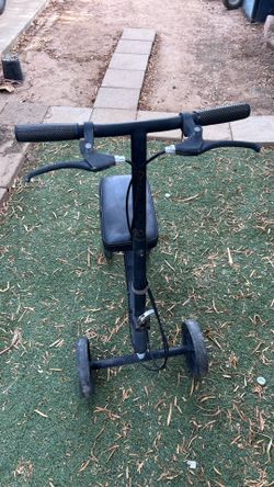 Knee walker