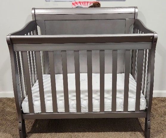 Dream On Me 'Mini Crib'