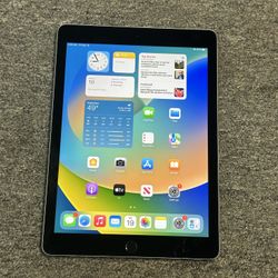 Apple iPad Pro 1st Gen 128GB WiFi 9.7” A1673 Space Gray Tablet