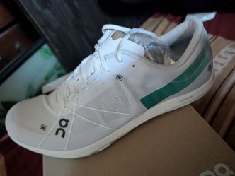Men's size 10 on cloud shoes