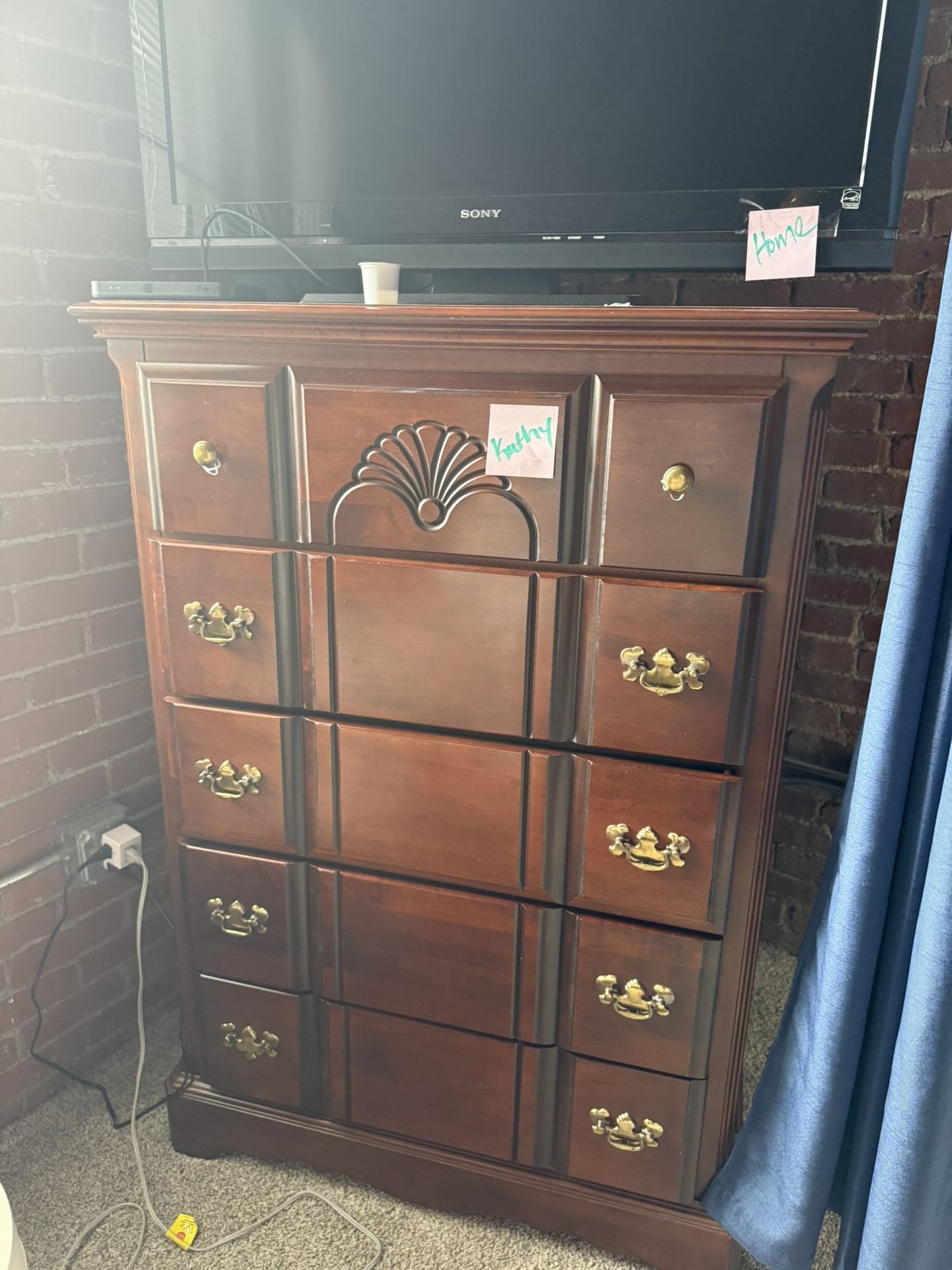 Dresser