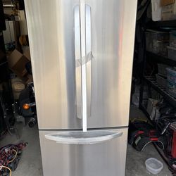 Brand new LG Refrigerator w/ ice maker