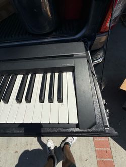 Piano eléctrico (Yamaha)