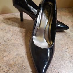 Comfort Plus Black Patent Leather Heels Size 5