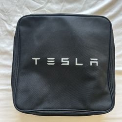 Charge Tesla