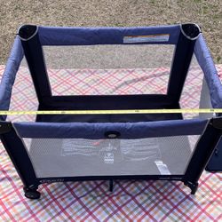 Graco Pack n Play Playard Compact Portable on Wheels