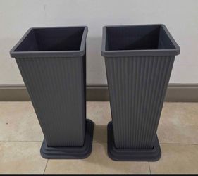 *** NEW LOW PRICE *** PAIR of 24" Textured Resin Planters (Gray / Brown / White) @ Lasting Creations