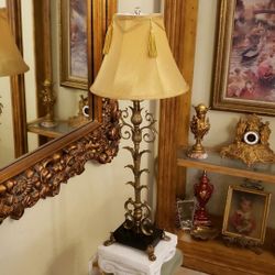 Brand "Fine Art" designer lamp