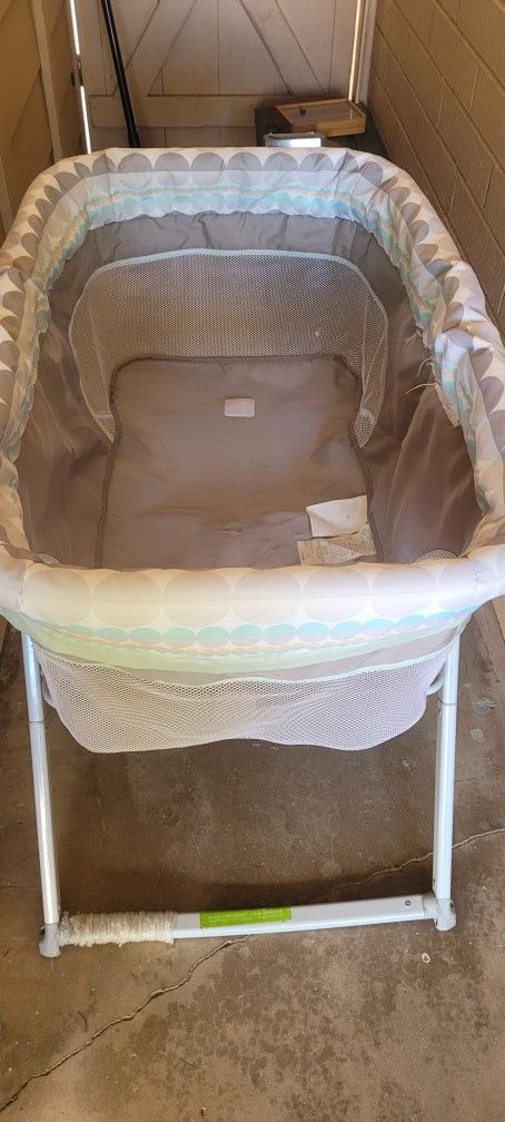 Portable Crib.