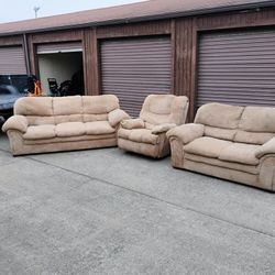 Couch  Recliner  Love Seat Comb 