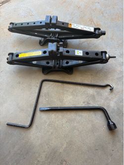 2 Scissor Jack Lifts