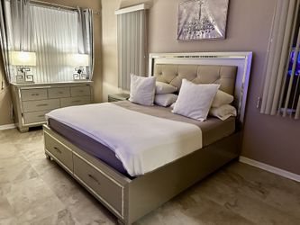 TITANIUM PLATINUM 7 PIECE KING STORAGE BEDROOM