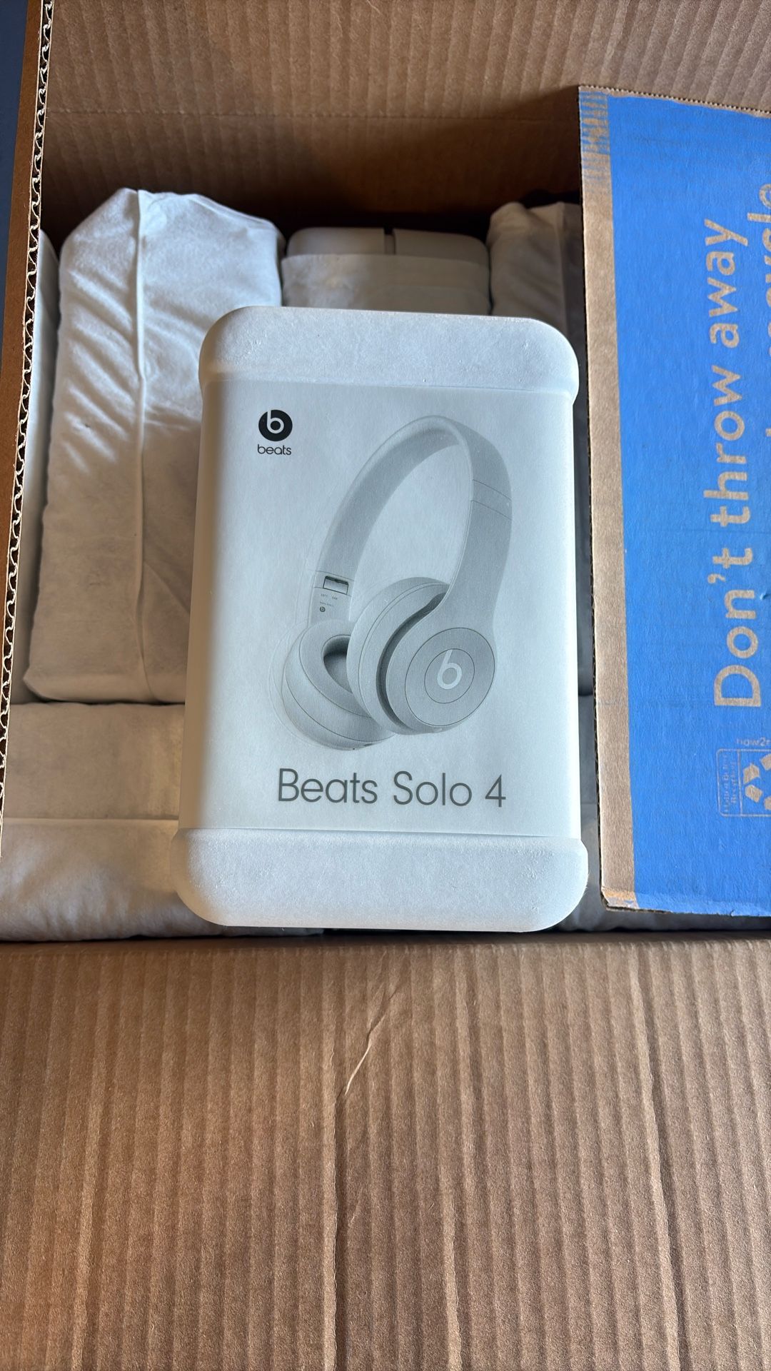 Beats Solo 4