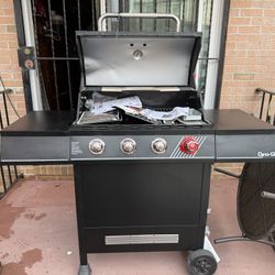 4 Burner Gas Grill