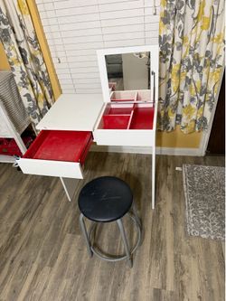 Makeup Table Set