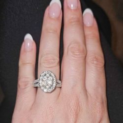 3 carat tw Jared Diamond Engagement Ring 10k white gold Oval shaped Round Diamond cluster