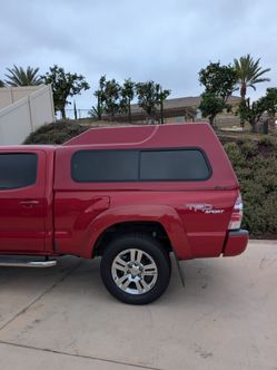 Camper shell