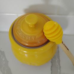 NEW Le Creuset Honey Pot $65