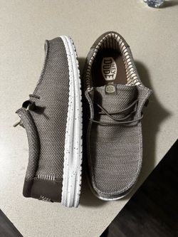 Size 12 hey dudes.