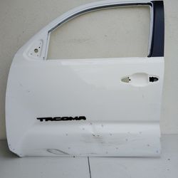 2016 2017 2018 2019 2020 2021 2022 2023 TOYOTA TACOMA FRONT LEFT DOOR