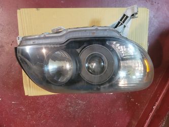06-09 4runner pass head lights