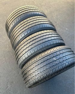 205 60 16 FIRESTONE I'm selling this set of tires with 80% life left on all 4