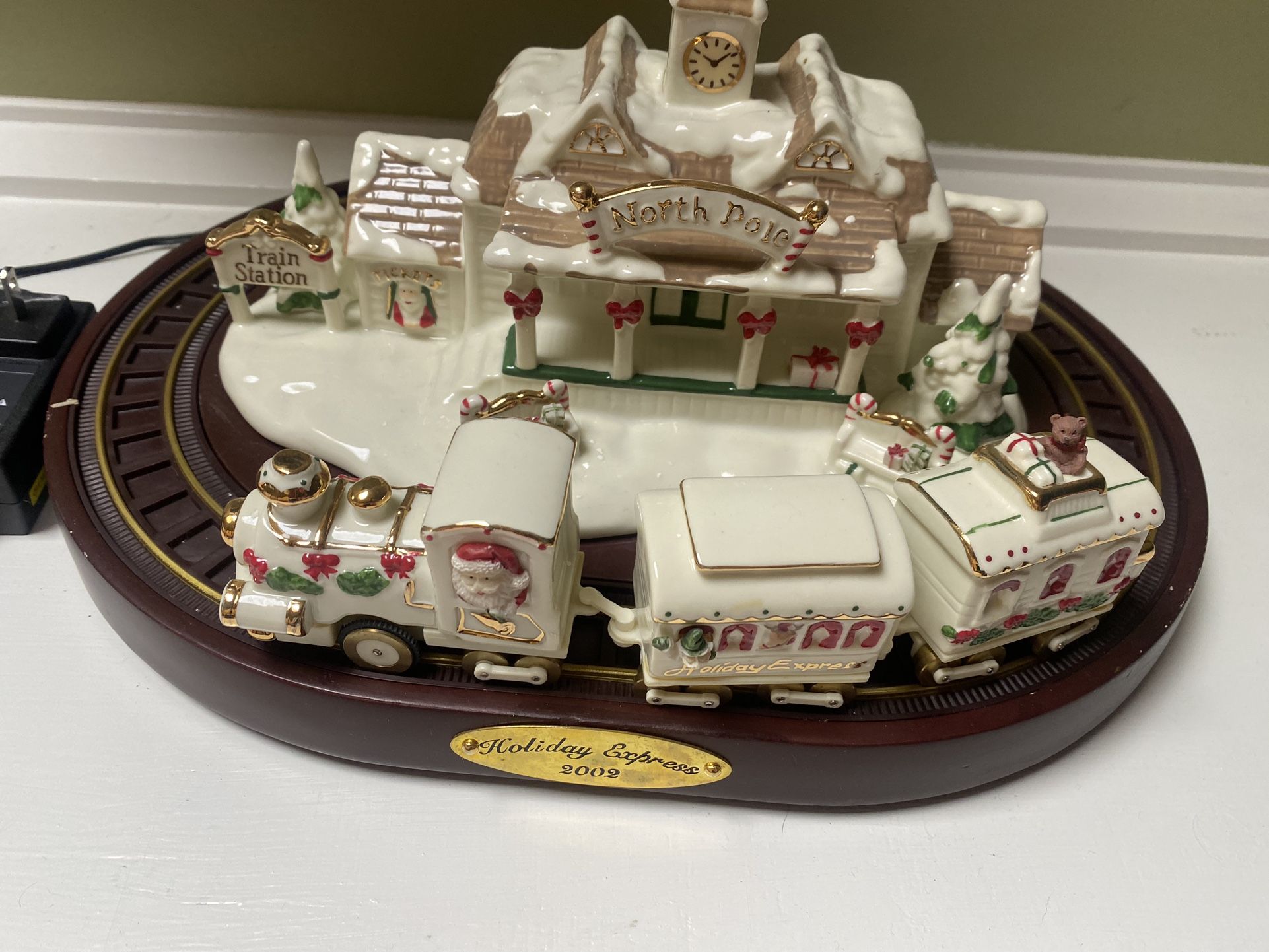 PORCELAIN TRAIN