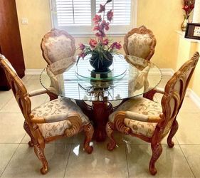 Round Dining Table Set