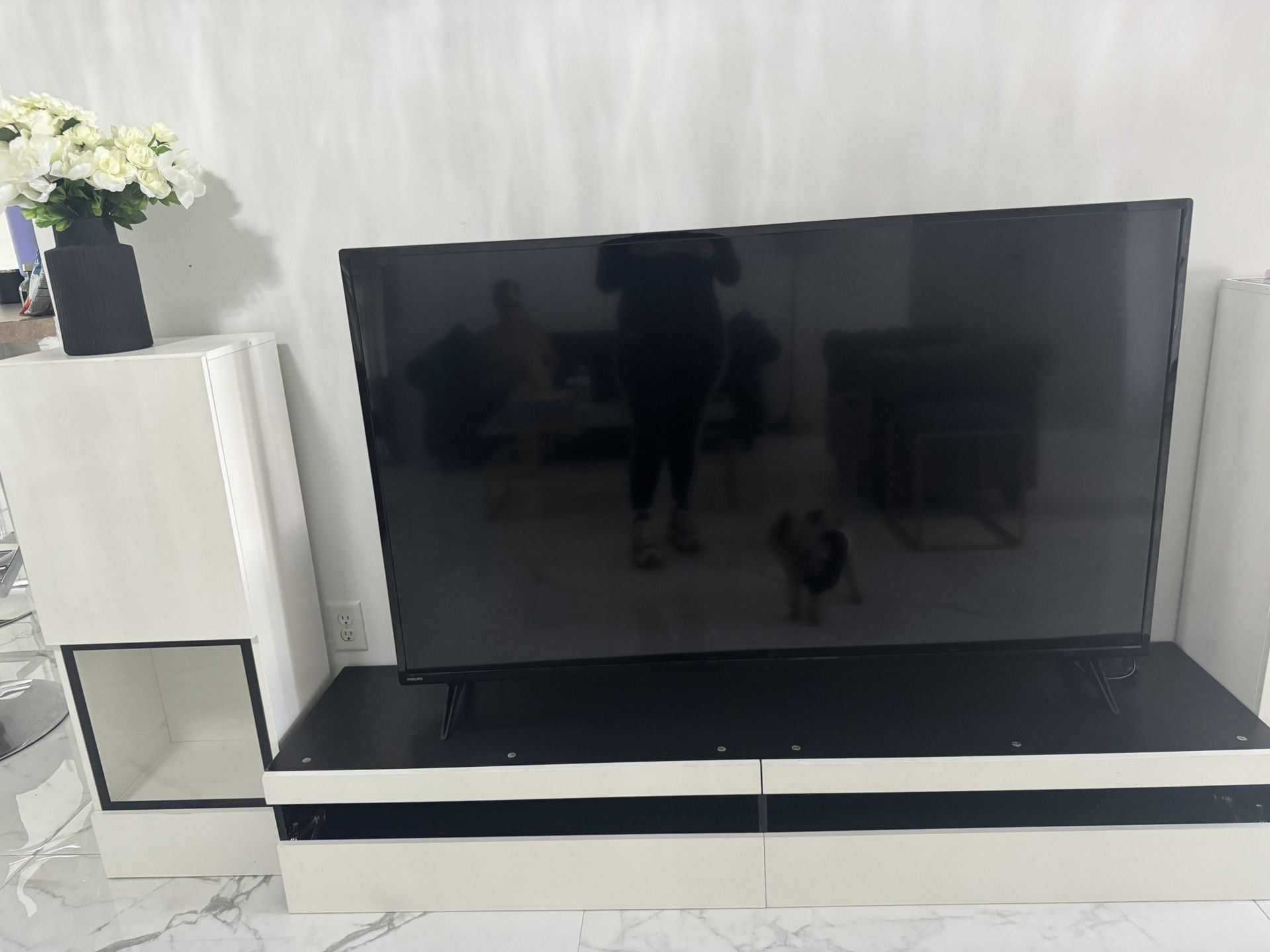 Tv Stand Set - Entertainment Center