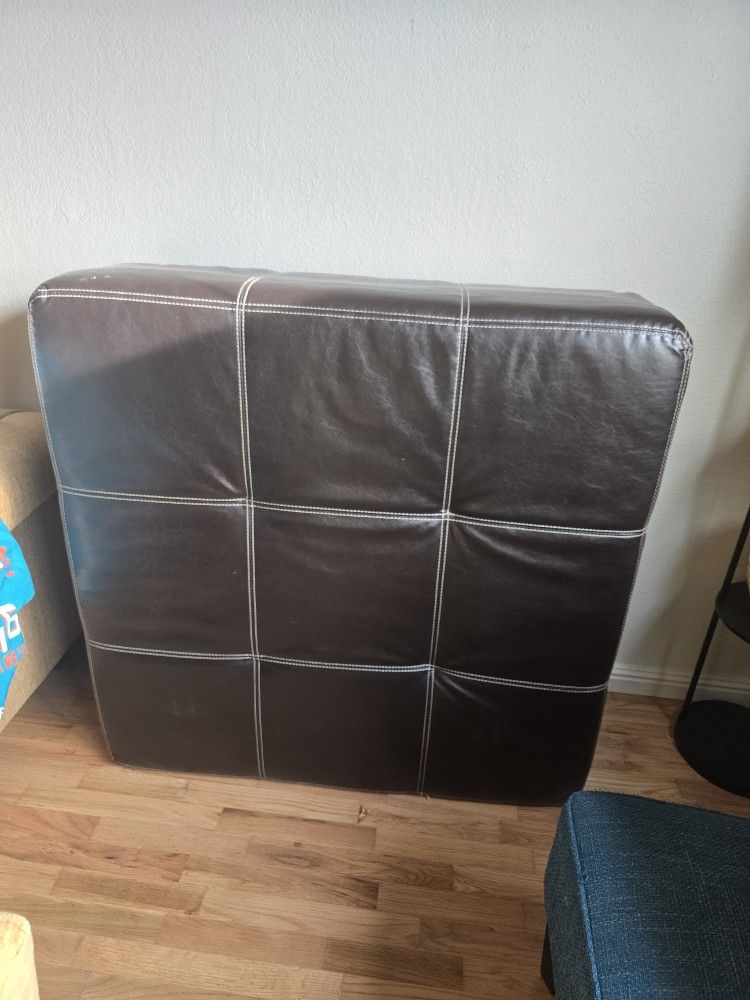 Ottoman 42x42