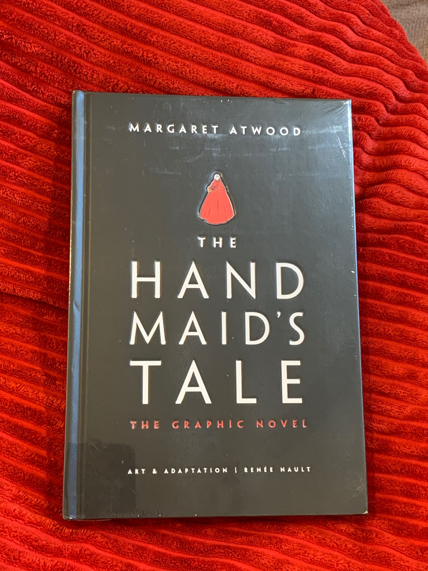 New Hand Maid’s Tale by Margaret Atwood Graphic Novel