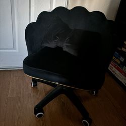VANITY CHAIR