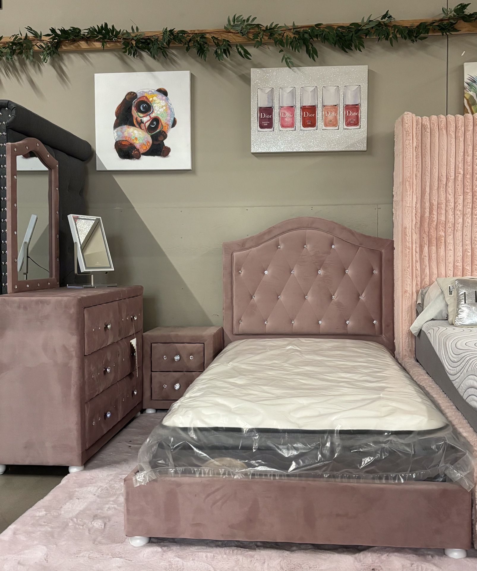 Beautiful Twin Bedroom Set