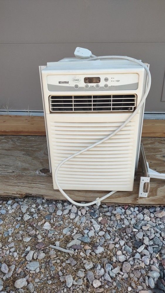 Window AC Unit