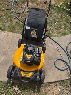 DEWALT 21 in. 150cc Briggs and Stratton 625ex Engine Rear Wheel Drive 2-in-1 Gas Self Propelled Walk Behind Lawn Mower