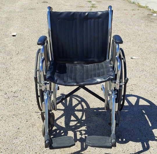 CARDINAL HEALTH ADULT WHEELCHAIR CAPACITY WEIGHT CAPACITY 300LBS