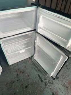 Fridge  Refrigerador Pequeño 