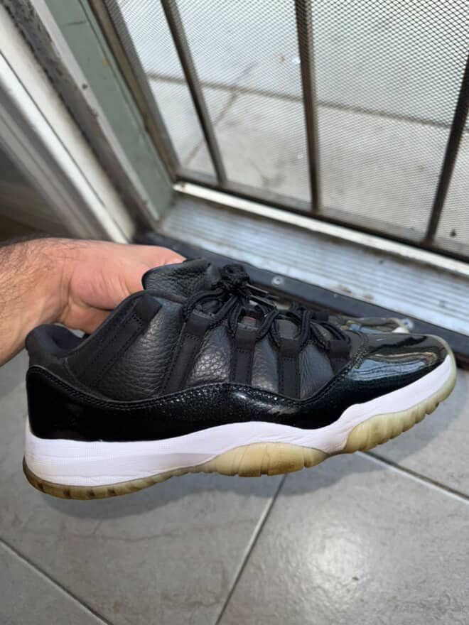 Jordan 11 Size 9