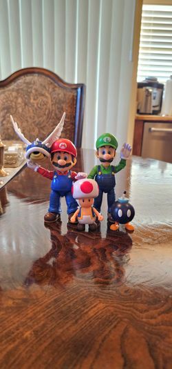 Nintendo Super Mario Bros Mario & Luigi & Toad & Bob-omb & Blue Turtle Shell 5 Piece Figure Bundle / Collectible / Toy / Gameboy / Wii / Nes / Switch