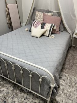 Girls Full/ Queen Gray Bed Spread
